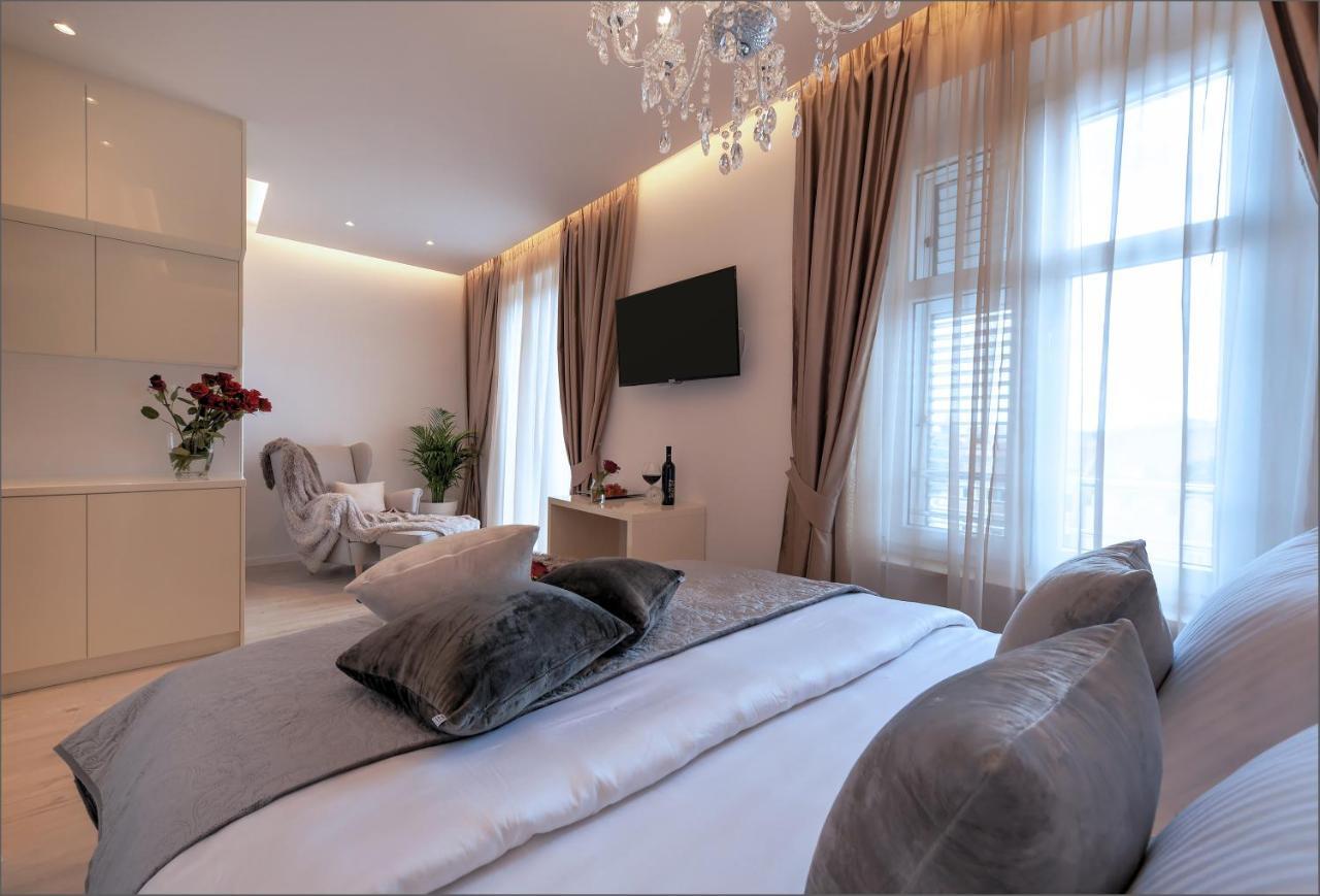 Via Porto 4*